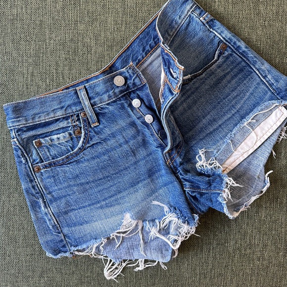 Levi’s 501 shorts - Picture 2 of 4